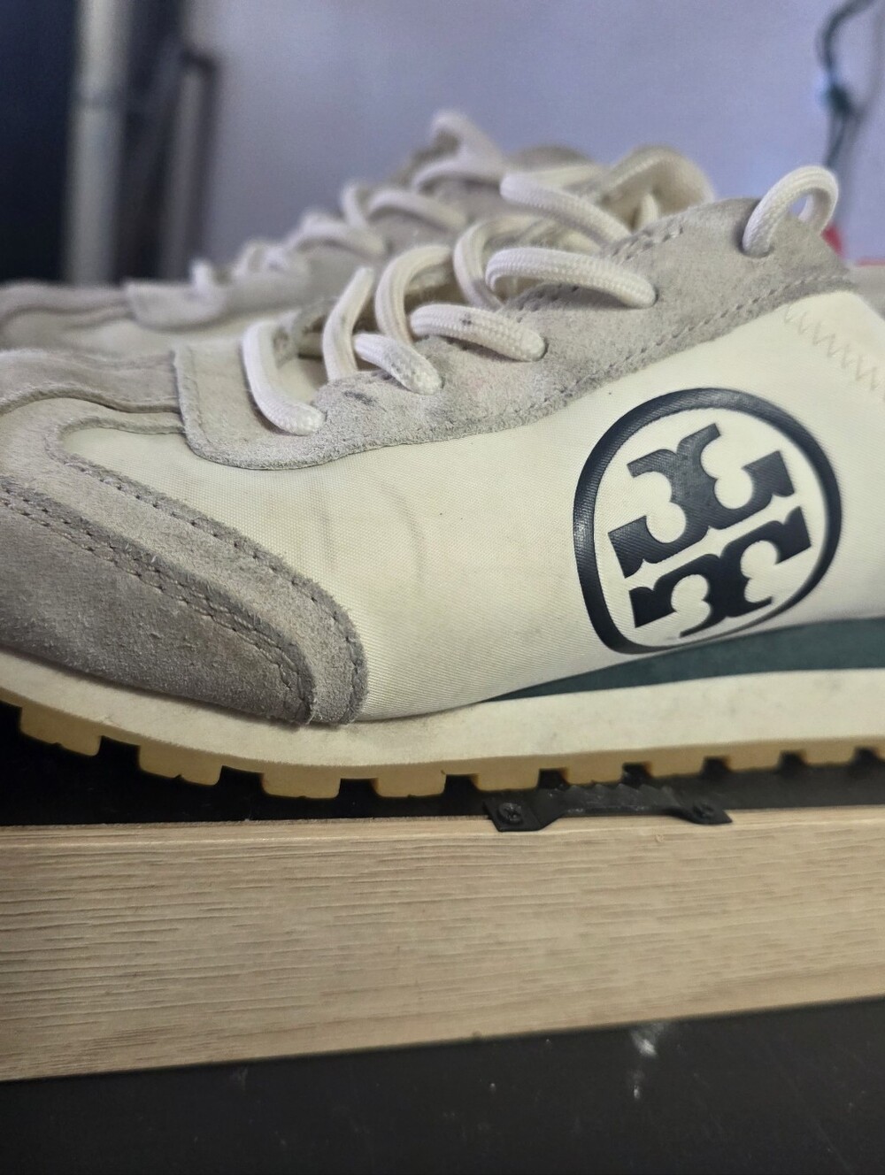 Tory Burch Cream and Gray Low-Top Sneakers with Navy Logo